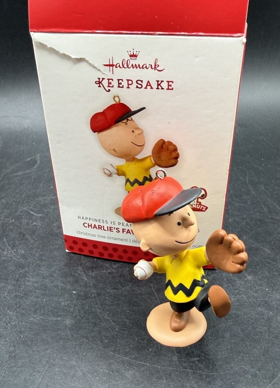 Hallmark Ornament Charlie's Favorite Pastime 11th in Peanuts Baseball EUC -48D